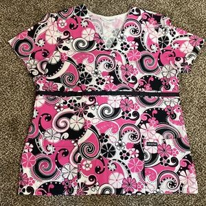 Peaches paisley scrub top in hot pink & black with satiny black tie in middle XL